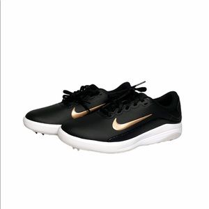NWOT Nike Women's Black and Gold Golf Shoes